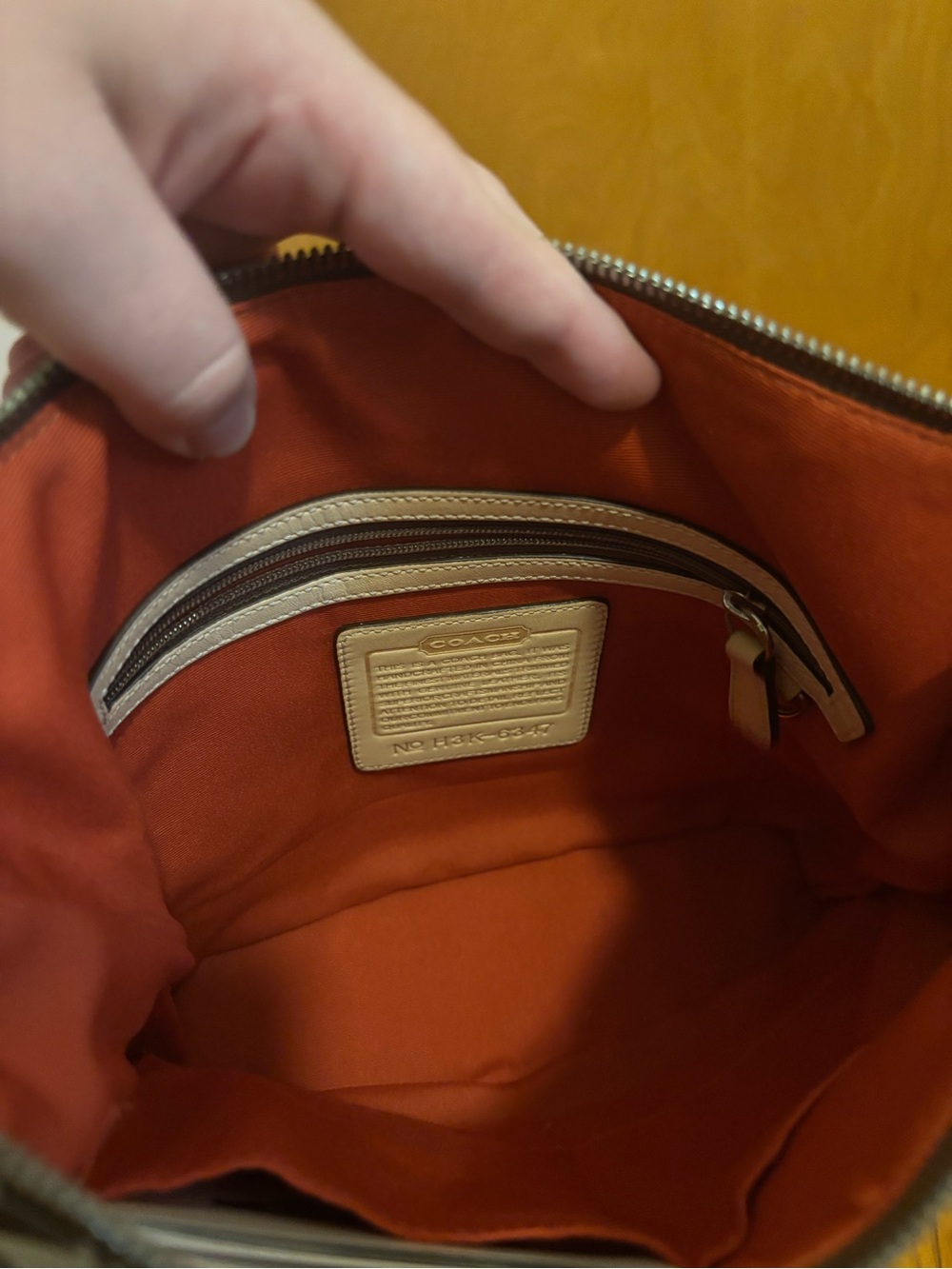 Coach Signature Canvas Hobo Bag in Khaki/Tan EUC - Picture 9 of 16